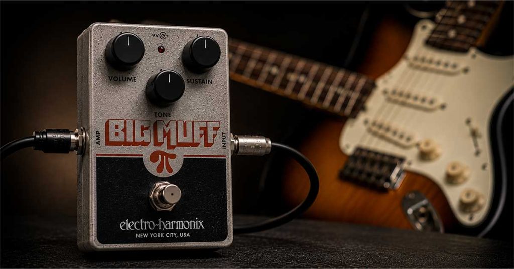 Pedal fuzz de guitarra utilizado para produzir uma saturação intensa, com timbre vintage e grande quantidade de sustain na cadeia de sinais.